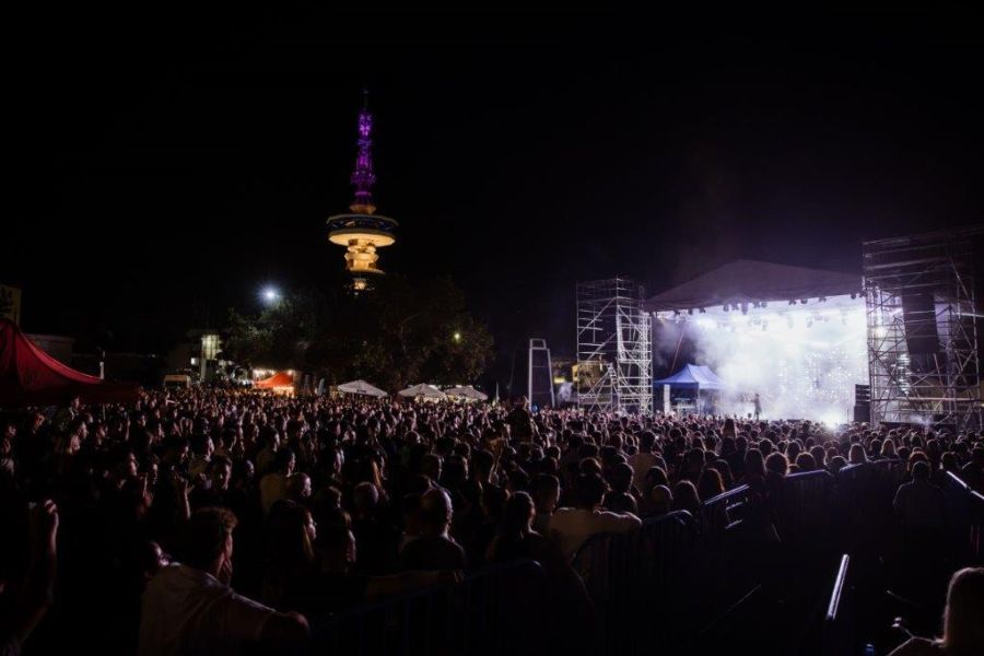 Στη σκηνή των Music Events Live στις 21:00 στηρίζουμε την Εθνική Ομάδα Μπάσκετ στον αγώνα της  με την Τουρκία