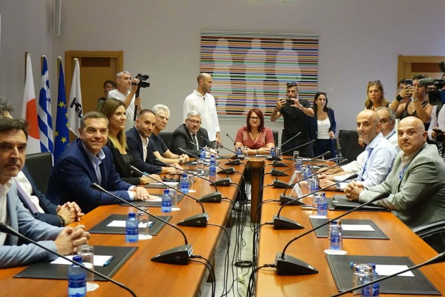 Τον στενό δεσμό των πολιτών με τη ΔΕΘ υπογράμμισε κατά τη συνάντησή του με τη διοίκηση της ΔΕΘ-HELEXPO ο πρόεδρος της Ελληνικής Αριστερής Συμπαράταξης (ΕΛΑΣ), κ. Αλέξης Τσίπρας