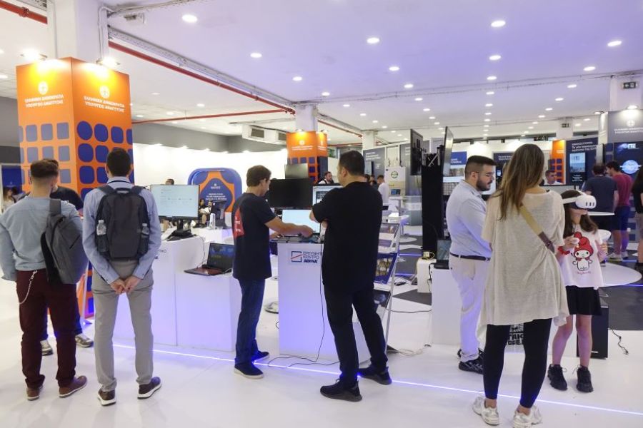 Η γαστρονομία έχει την τιμητική της στην 90ή ΔΕΘ. Ασιατικές και ελληνικές γεύσεις προσελκύουν το κοινό.