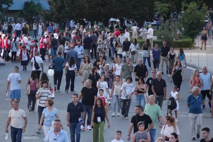 Τελευταία ευκαιρία για συμμετοχή στη μεγάλη γιορτή της 90ής ΔΕΘ. Αμείωτο συνεχίζεται το ενδιαφέρον του κόσμου.