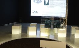 Ταξίδι στα 100 χρόνια της ΔΕΘ με το βλέμμα στο μέλλον Παρουσιάστηκε η έκθεση «ΔΕΘ 100 χρόνια μέλλον» στο MOMUS-Μουσείο Σύγχρονης Τέχνης, εντός του Διεθνούς Εκθεσιακού και Συνεδριακού Κέντρου Θεσσαλονίκης