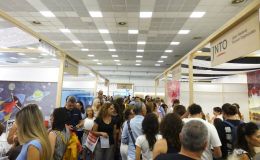 Η γαστρονομία έχει την τιμητική της στην 90ή ΔΕΘ. Ασιατικές και ελληνικές γεύσεις προσελκύουν το κοινό.